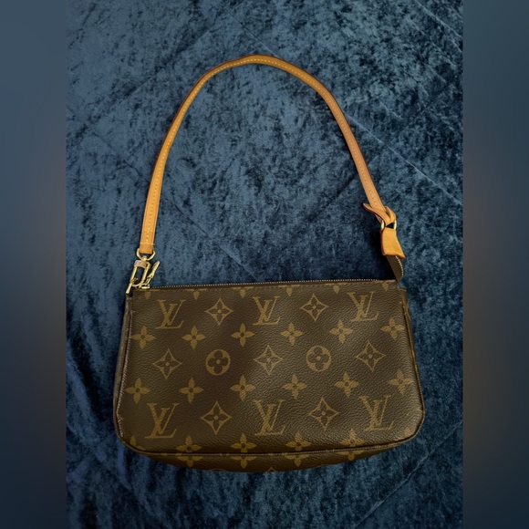 Louis Vuitton Monogram Brown Shoulder Bag - Picture 6 of 16